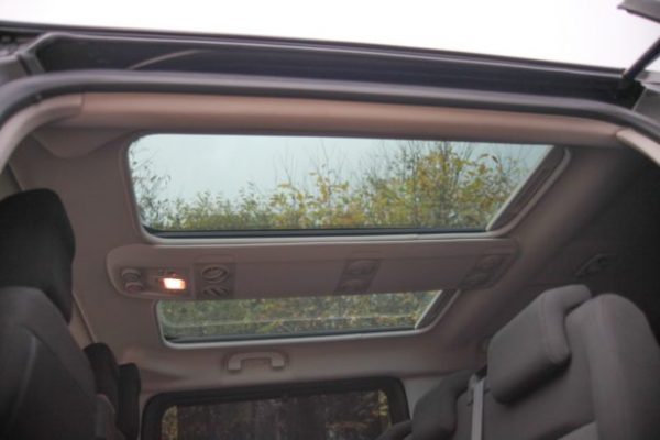 PEUGEOT TRAVELLER