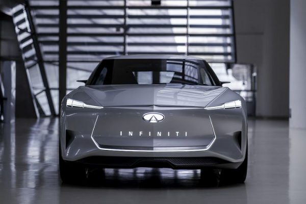 ELEKTRİKLİ INFINITI Qs INSPIRATION