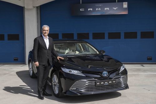 Camry Hybrid İç tasarımı