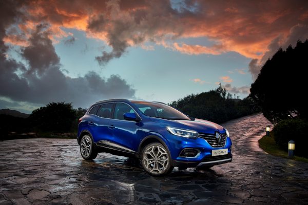 Yenilenen Renault KADJAR modern dokunuşları hissedebilyorsunuz.