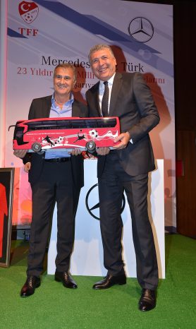 Mercedes-Benz Türk & Türkiye Futbol Federasyonu İmza Töreni_3
