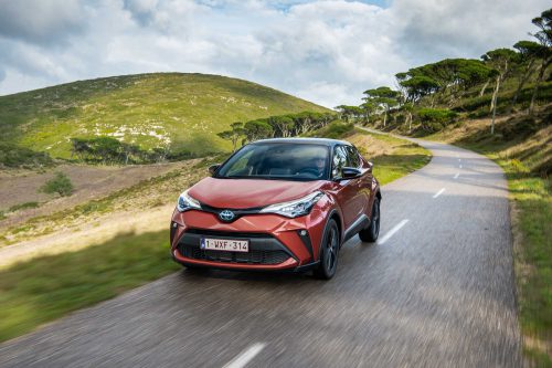 TÜRKİYE’DE ÜRETİLEN TOYOTA C-HR YENİLENDİ