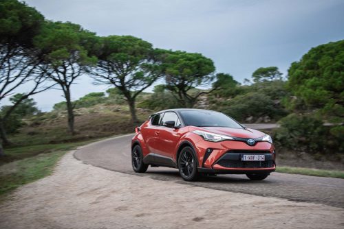 Yenilenen Toyota C-HR