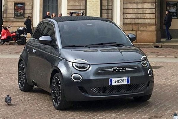 Fiat 500 Giorgio Armani konsert tasarımı