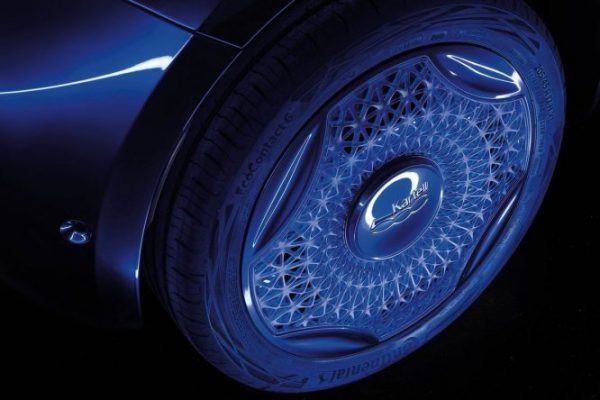 Fiat 500 Kartell Konseptinde lastiklerde aynı renktir.