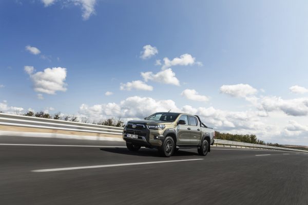 Yeni Toyota Hilux